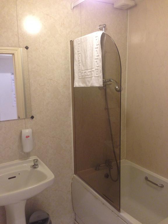 72qt Pensiune Londra